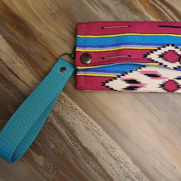 New Western Clutch Wristlet Wallet Pink Turquoise Geometric Trifold Zippy Pouch - Picture 2 of 7